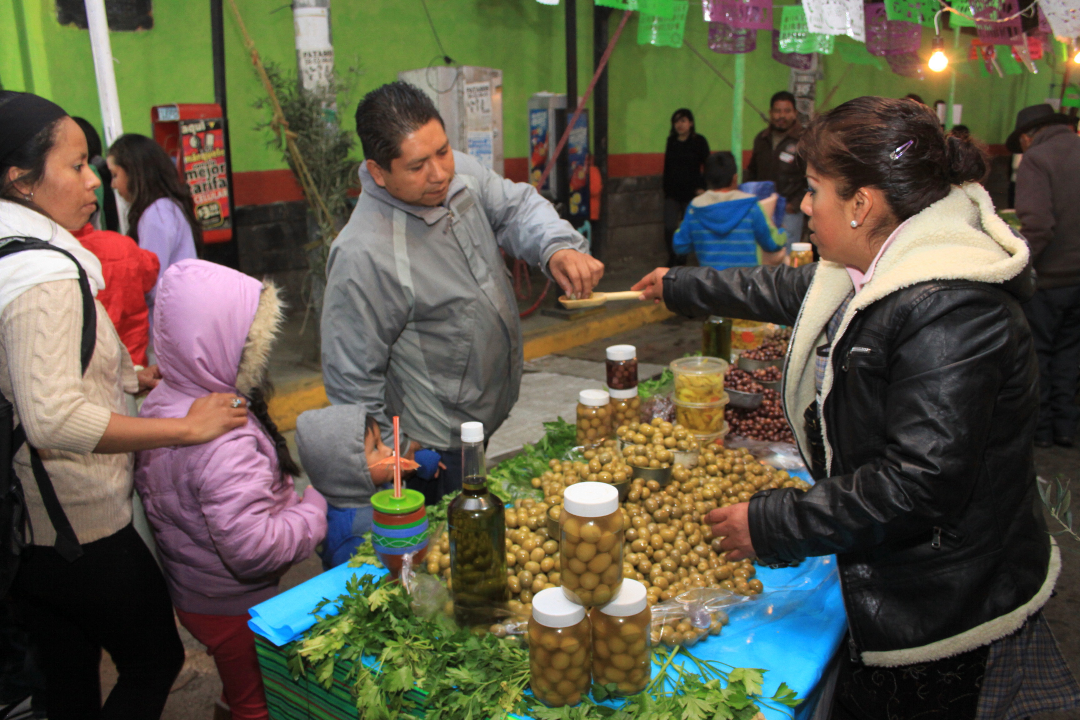 CONCLUYE SEXTA FERIA DE LA ACEITUNA EN CHIMALHUACÁN Reporteros en