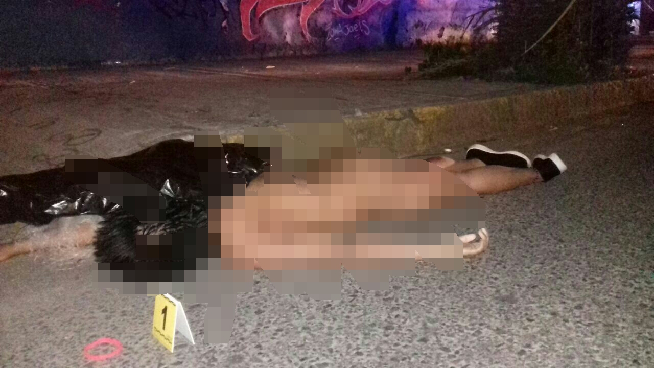 DEJAN CUERPO DE MUJER DESNUDO EN CALLE DE NEZA