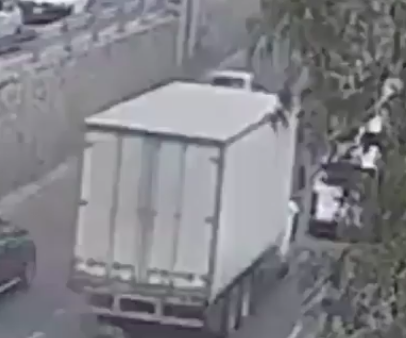 CAMIÓN DE CARGA IMPACTA CONTRA TRANSPORTE PÚBLICO EN NAUCALPAN ...